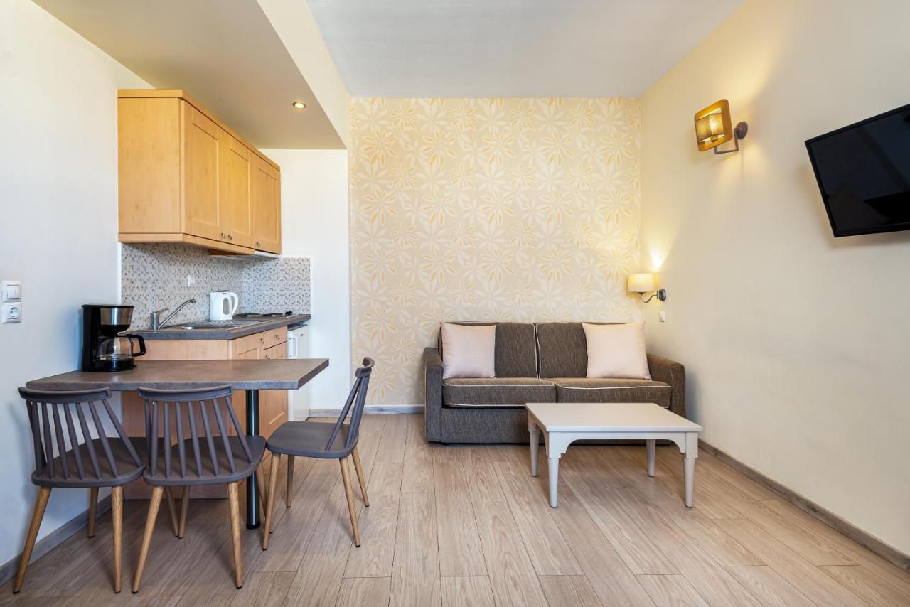 Icarus Apartments Rethymno Esterno foto